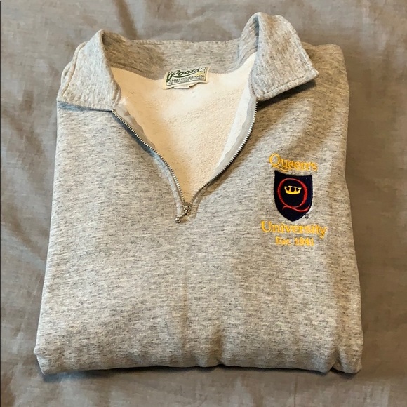 Roots Other - Vintage style Roots/Queen's University Quarter Zip